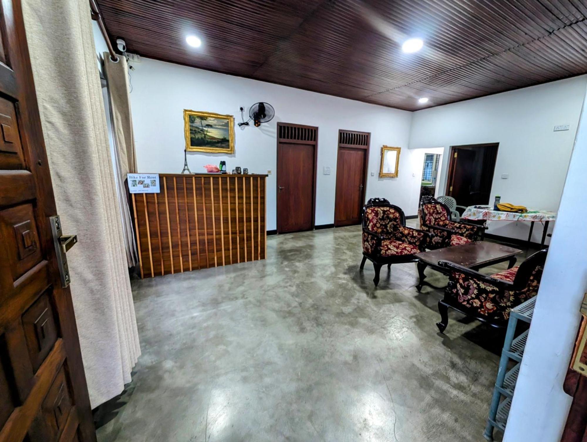 Costels Weligama Hostel Εξωτερικό φωτογραφία