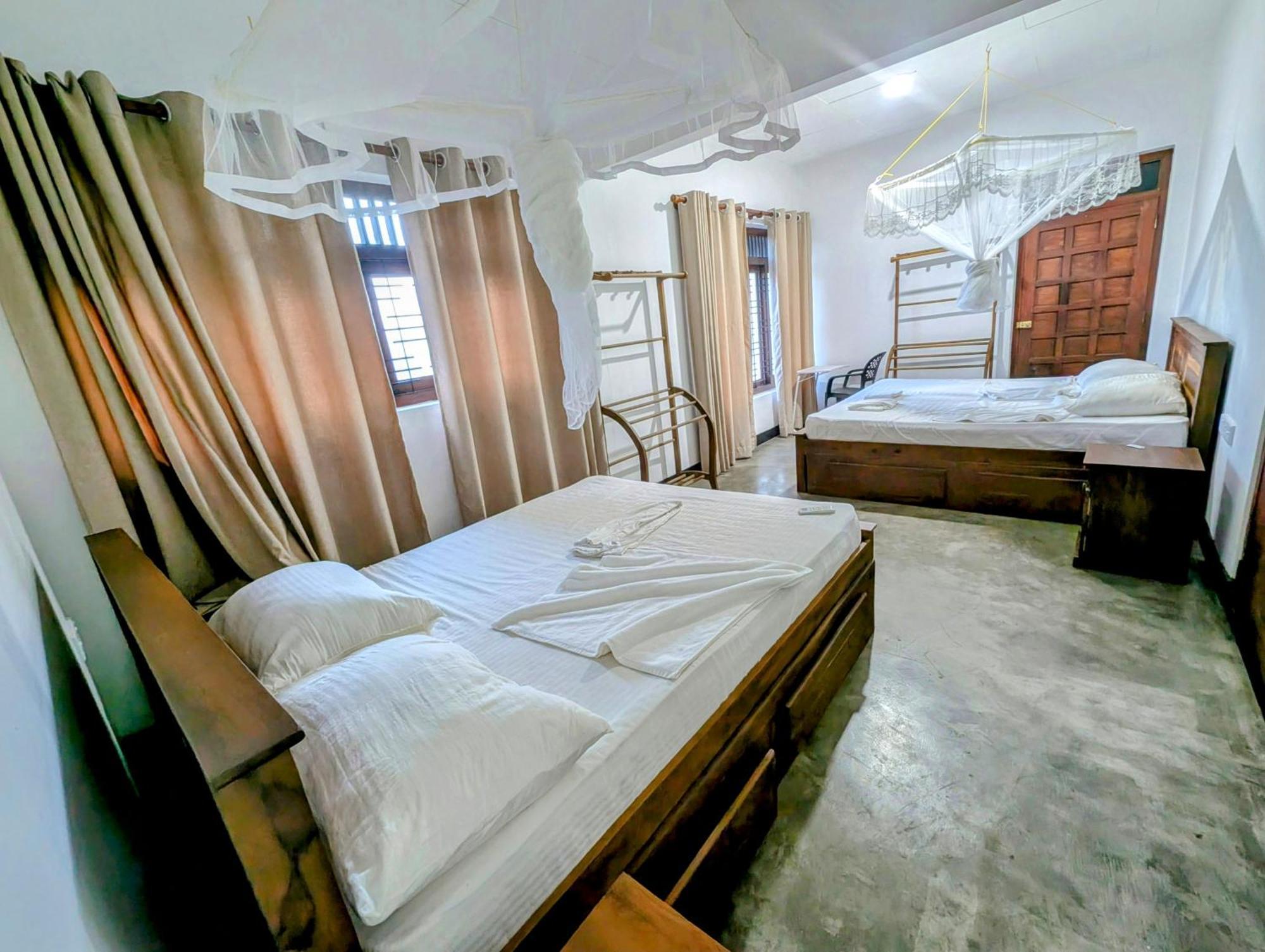 Costels Weligama Hostel Εξωτερικό φωτογραφία