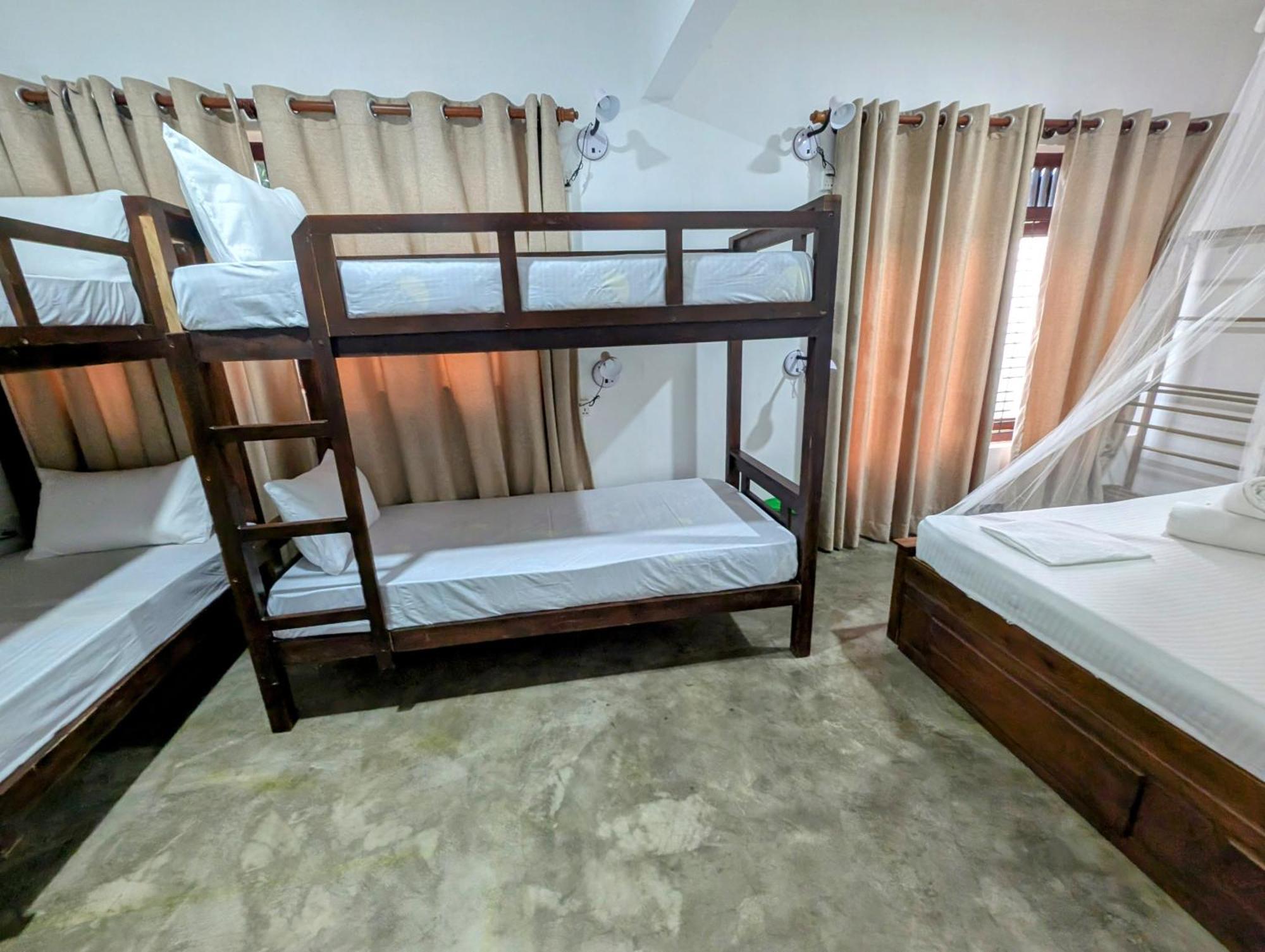 Costels Weligama Hostel Εξωτερικό φωτογραφία