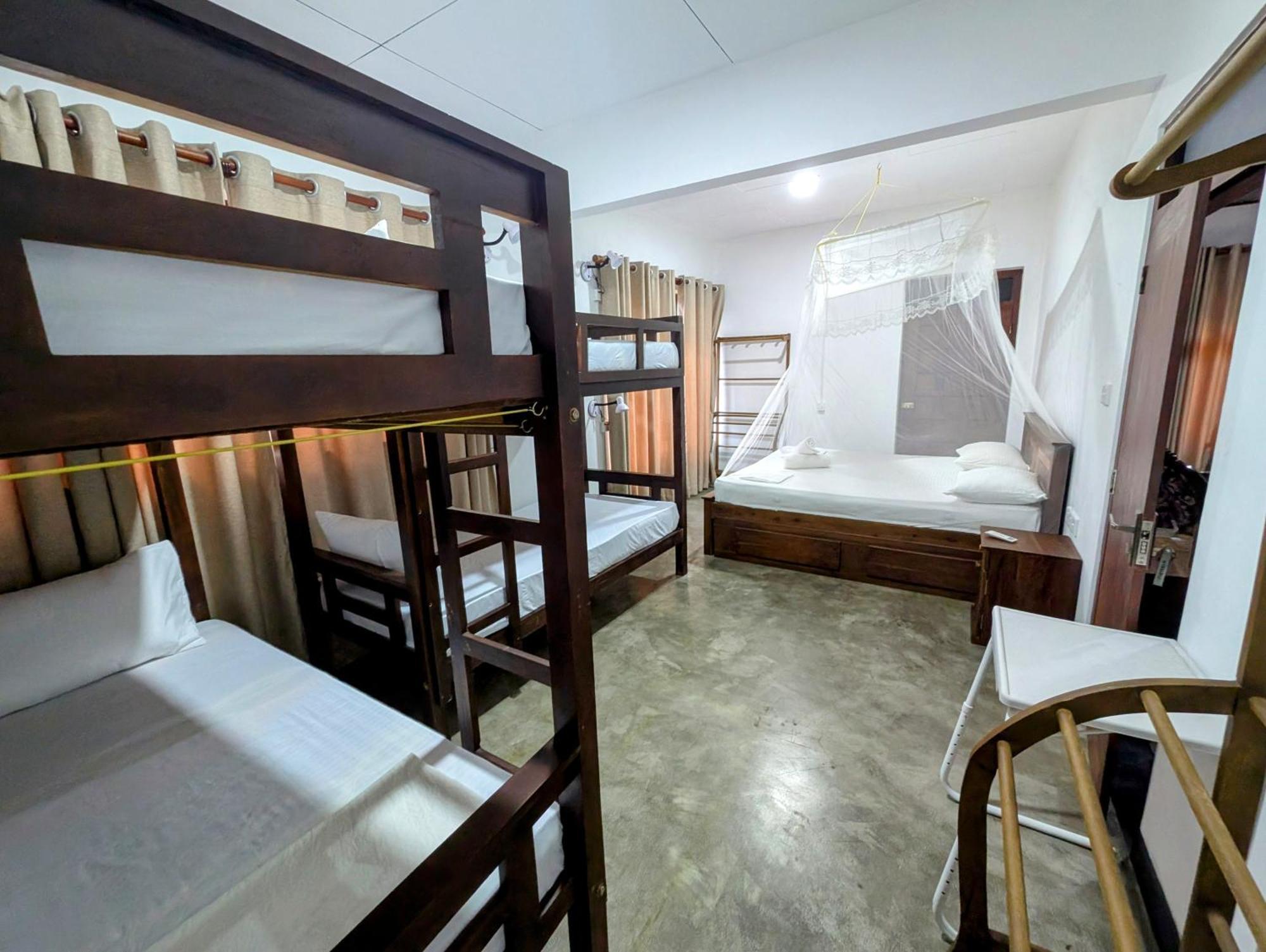 Costels Weligama Hostel Εξωτερικό φωτογραφία